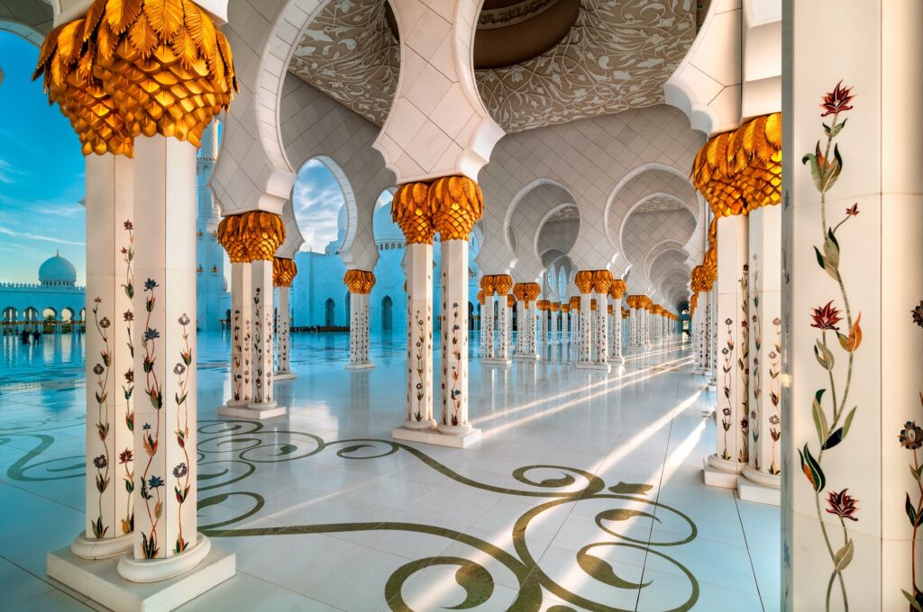 Sunset view at Sheikh Zayed Grand Mosque, Abu Dhabi, United Arab Emirates